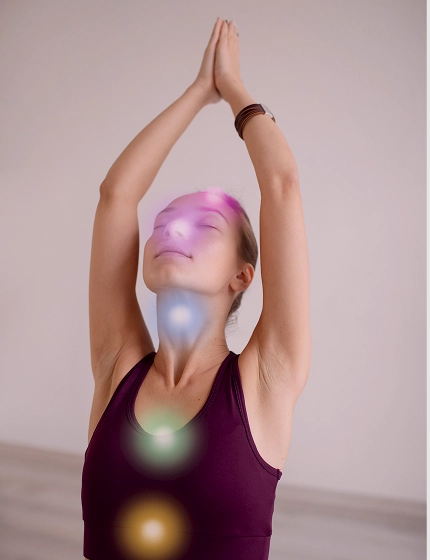 Mujer reactivando su energía